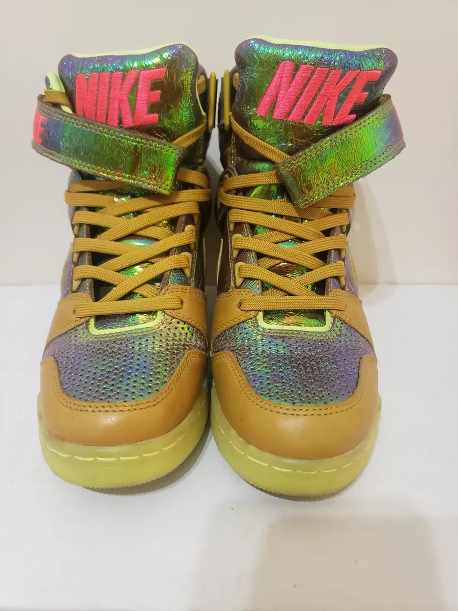 acampar Extranjero película Nike air revolution sky hi world cup gold trophy iridescent 7 shoes  677322-700 | eBay