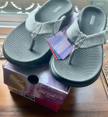 women's skechers size 10 wide