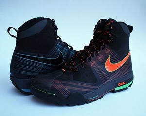 nike trail frame boots