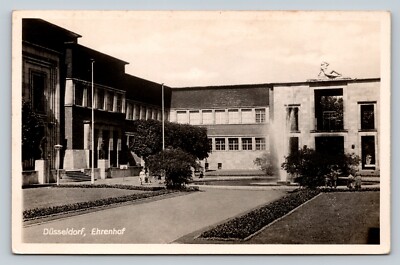 RPPC Düsseldorf Germany Architectural Complex Rooftop Monument VTG Postcard