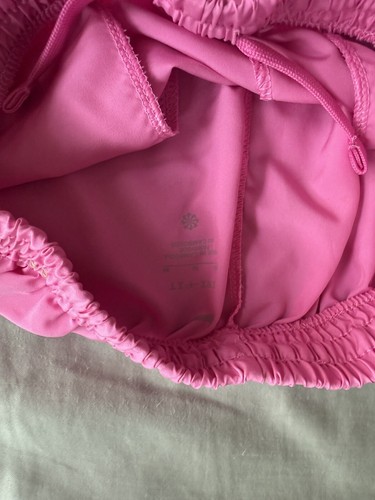 Nike Dri-Fit Pink Boys/Girls Sport Shorts Size Medium - Picture 2 of 3