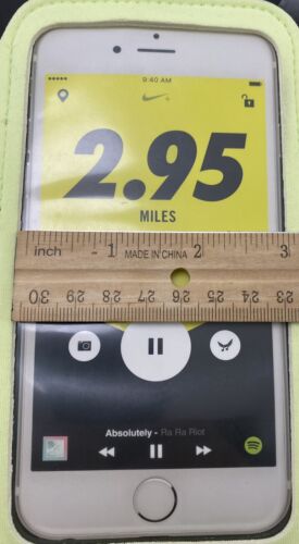 Nike Arm Band Plus, Adjustable Strap Running Phone Case, Fits Plus-Size Phones - Picture 4 of 8