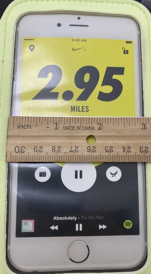 Nike Arm Band Plus, Adjustable Strap Running Phone Case, Fits Plus-Size Phones - Image 4 of 4