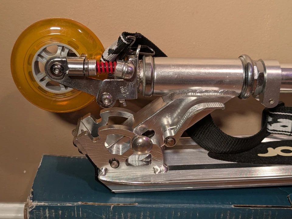 Razor Kick Scooter Vintage Principios de la década de 2000 Y2K Cromo y Negro ¡¡NUEVO EN CAJA COMO NUEVO!!! Foto 3 de 4