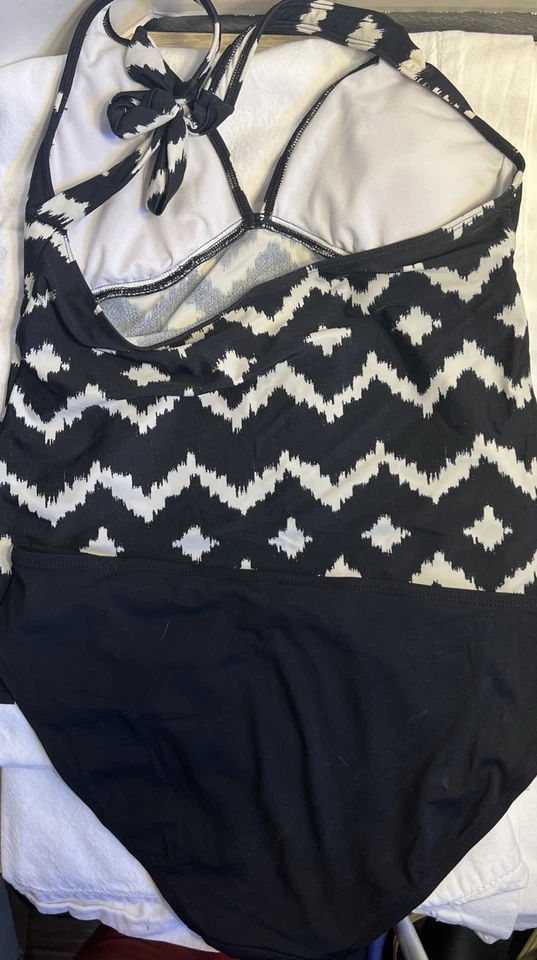 Chaps 10码黑色吊带背心泳装 — 第 2/4 张图片