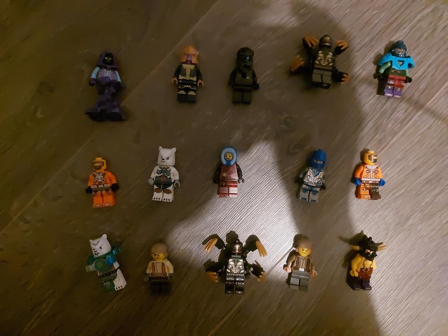 LEGO Lot de minifigurines/minifigures en vrac assorties avec accessoires 3
