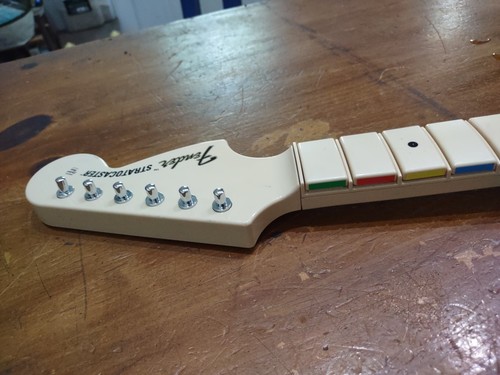 Xbox One Rock Band 4 Target esclusivo pacchetto rosso Fender batteria chitarra wireless - Foto 18 di 24