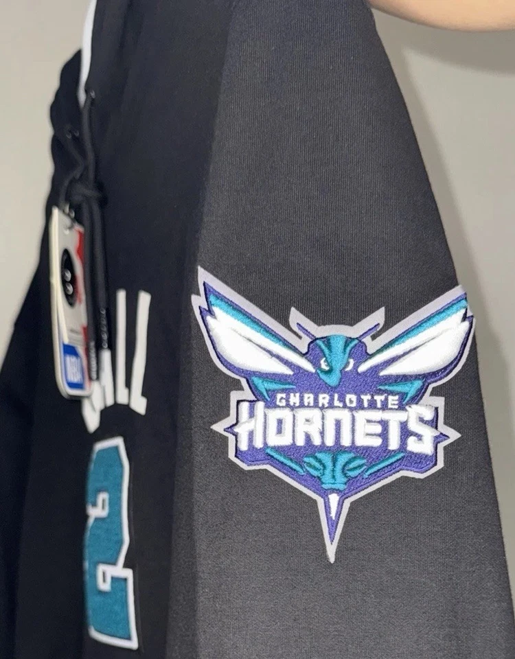 Мужская толстовка с капюшоном Charlotte Hornets LaMelo Ball Pro Standard черная командный игрок 3XL - Изображение 4 из 4