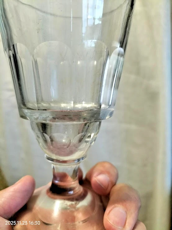 Beau Verre à Absinthe Ancien à Réservoir , Facettes Meulées. - Photo 2/4