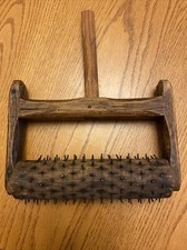 RARE! ANTIQUE TREEN CRACKER BISCUIT PRICKER ROLLING PIN EARLY WOOD WIRE TOOL