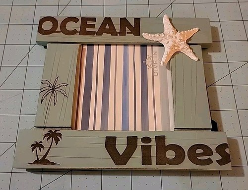 Handarbeit: Bilderrahmen "Ocean Vibes" Lasergravur - Neu mit kostenlosem Versand - Bild 1 von 10