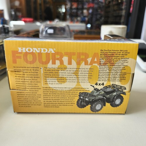 ERTL 1:16 Scale Honda Fourtrax 300 4x4 in Tan - Picture 5 of 6