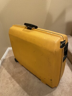Samsonite Yellow Hardshell Cartwheel Style w/ Triple Latch