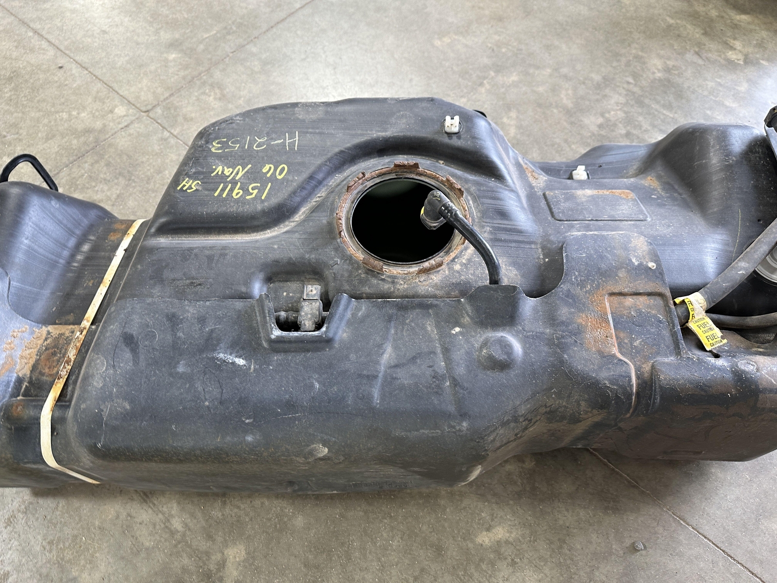 0506 LINCOLN NAVIGATOR FUEL GAS TANK 28 GALLON eBay