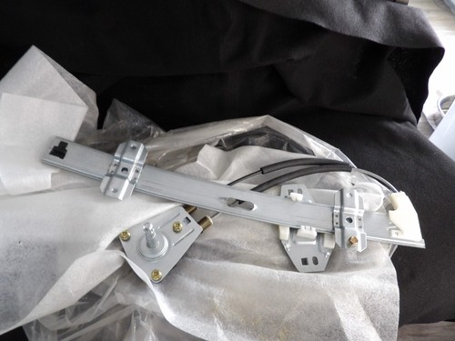 NOS OEM 1994-1997 Honda Accord Right Front Door Manual Regulator 72210-SV4-A11 - Bild 3 von 6