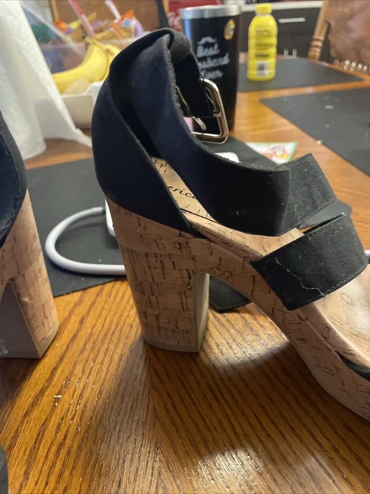 Tacones de corcho American Eagle para mujer 8 Foto 4 de 4