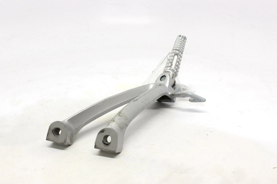 Par de clavijas de pasajero trasero derecho Suzuki GSXR600 2006-2007 FABRICANTE DE EQUIPOS ORIGINALES Foto 2 de 4