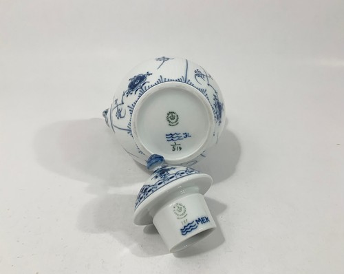 Royal Copenhagen Blue Fluted Half Lace 519 Coffee Pot - Picture 8 of 10