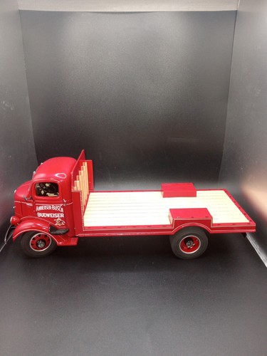 Danbury Mint 1938 GMC Budweiser Delivery Truck Kegs Stake-Sides 1:24 Red - 第 2/8 張圖片