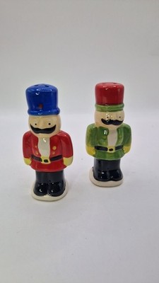 Nussknacker Soldat Salz & Pfefferstreuer Neuheit Geschenk Weihnachten