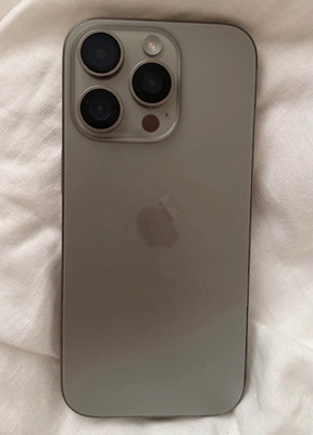 Apple iPhone 16 Pro 256 GB natural iOS Ohne Simlock (MYNL3ZD/A)