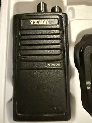 Tekk-Radio X-700U UHF Portable Two-Way Radio 2-Way 16 Channels 16CH w/Adapter