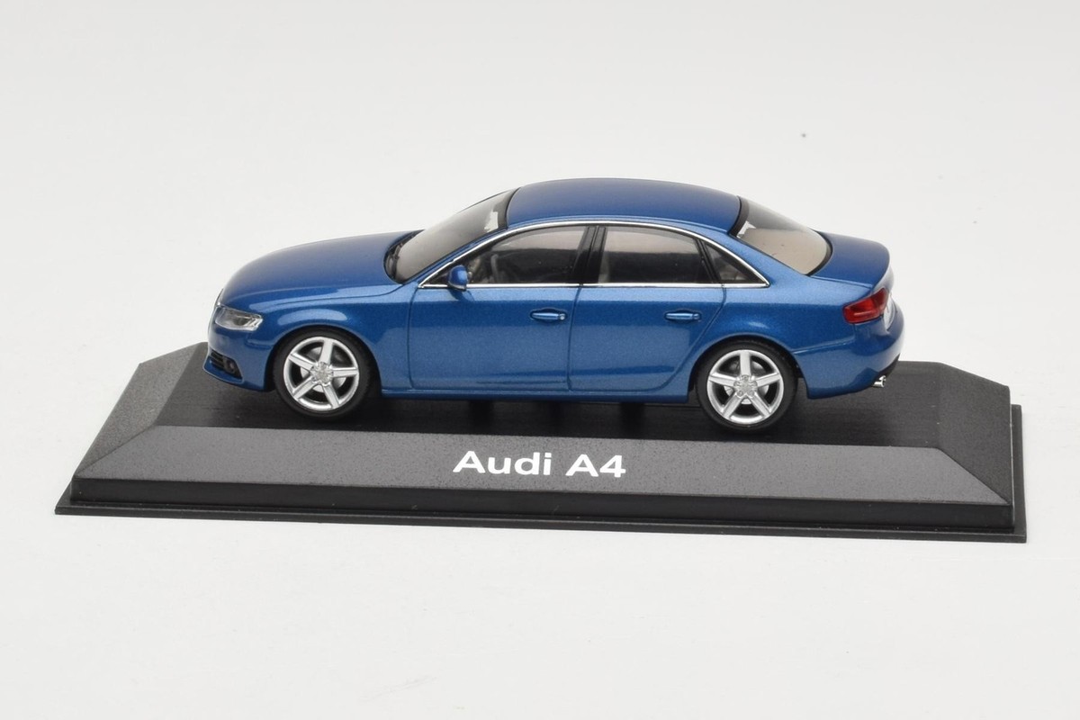 Audi コレクションモデル 1/43 スケール Audi A4 B8 3.2 Quattro Sedan Aruba Blue 1:43 Minichamps