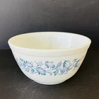 Vintage Pyrex Colonial Mist White With Blue Nesting Bowl 1.5L #402