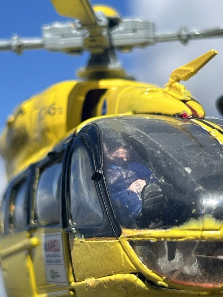 RARO H145 T2 I-BRXA con Piloti E Soccorritori 118 - Immagine 4 di 4