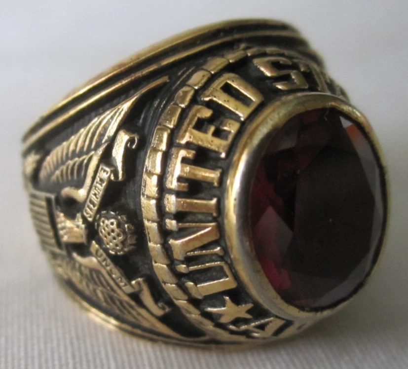 Military United States Army Gold Plated Ring Red Glass Size 9 - Image 3 of 4