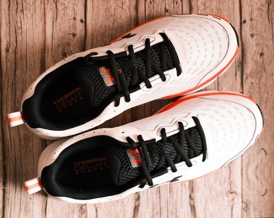  UNDER ARMOUR Size 10 Men's UA Charged Assert 10 Running Shoes, White / Black 