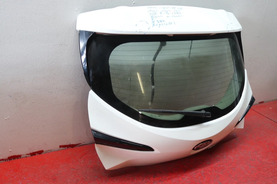 2023 2025 TOYOTA COROLLA HATCHBACK GR REAR LIFTGATE OEM WITH CAMERA Foto 2 de 4