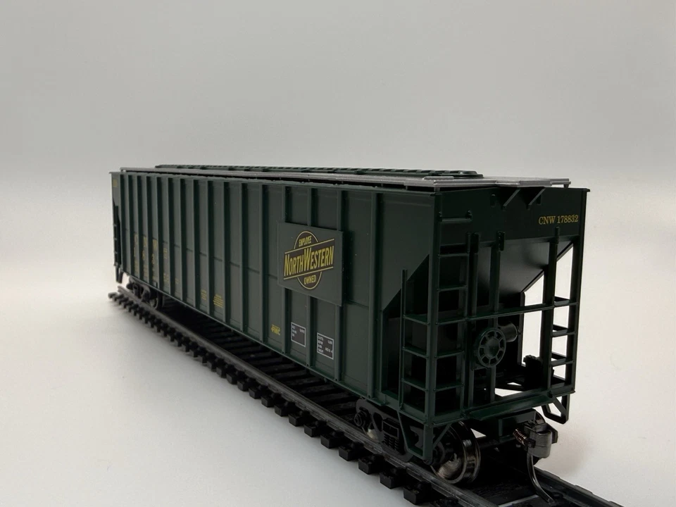 Tolva cubierta HO Walthers CNW 4750 178832 - ruedas de metal, acopladores Kadee Foto 2 de 4