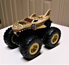 Hot Wheels - Monster Trucks Bash-Ups Truck Leopard Shark