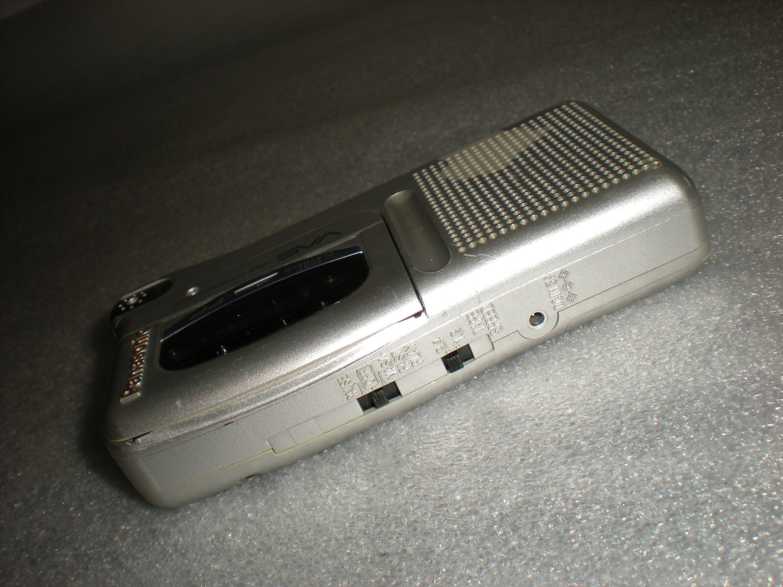 Panasonic RN305 VAS Voice Activated System Handheld Cassette Voice