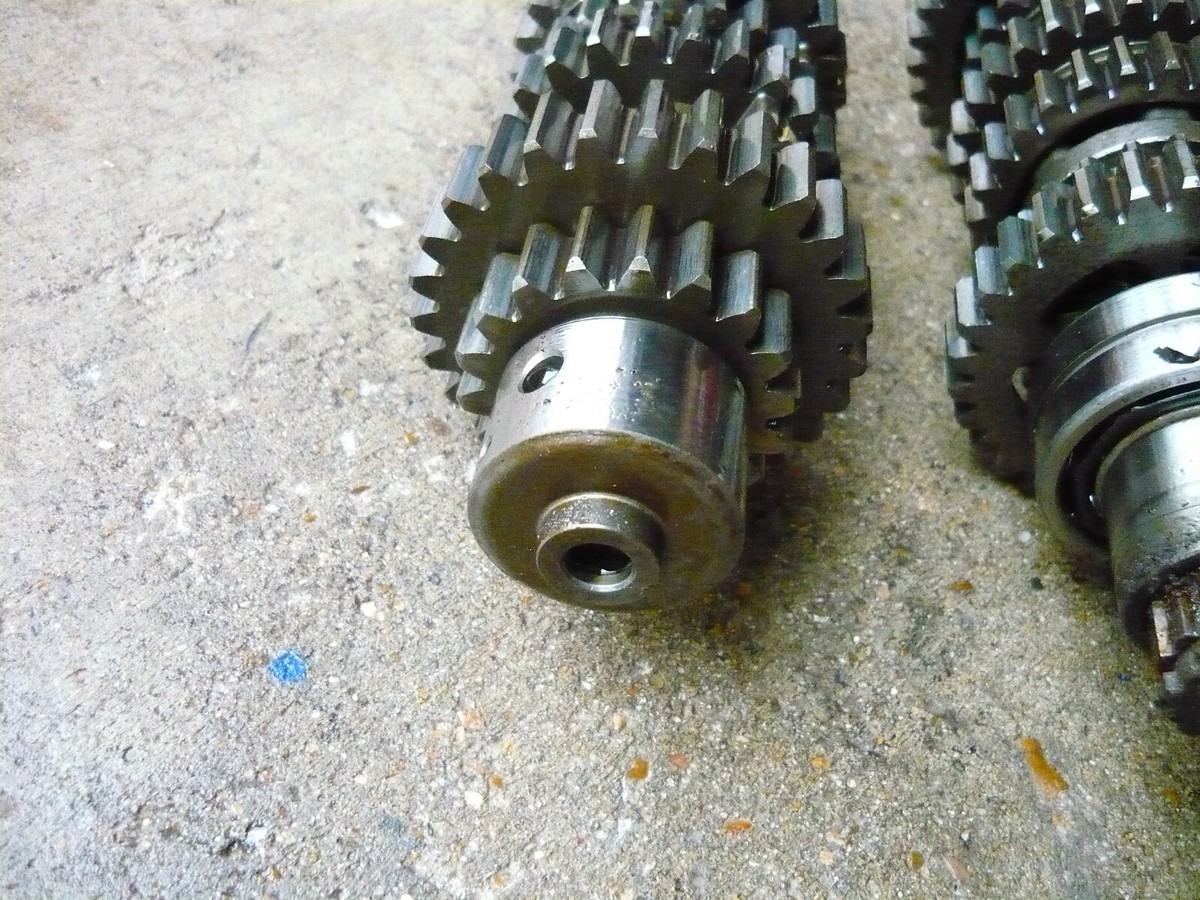 81 82 83 OEM Kawasaki GPZ550 KZ550 ZX Complete Transmission Gears