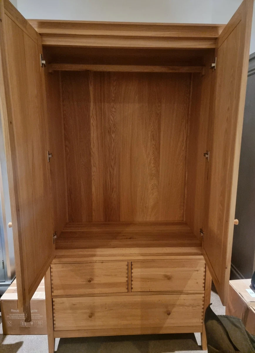 STUNNING WILLIS GAMBIER JOHN LEWIS SOLID OAK DOUBLE WARDROBE