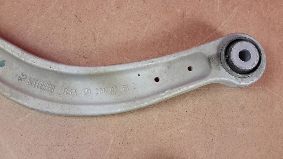 Brazos de control de suspensión trasero izquierdo del lado del conductor Mercedes-Benz C300 C250 2008-2011 Foto 4 de 4