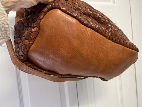 Borsa a tracolla in pelle Vera Pelle Made in Italy foderata in cammello - Foto 11 di 20