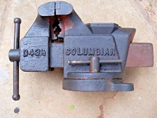 Vintage Columbian 3 1/2" Bench Vise #D43 1/2 Swivel Base Anvil Cleveland Ohio US