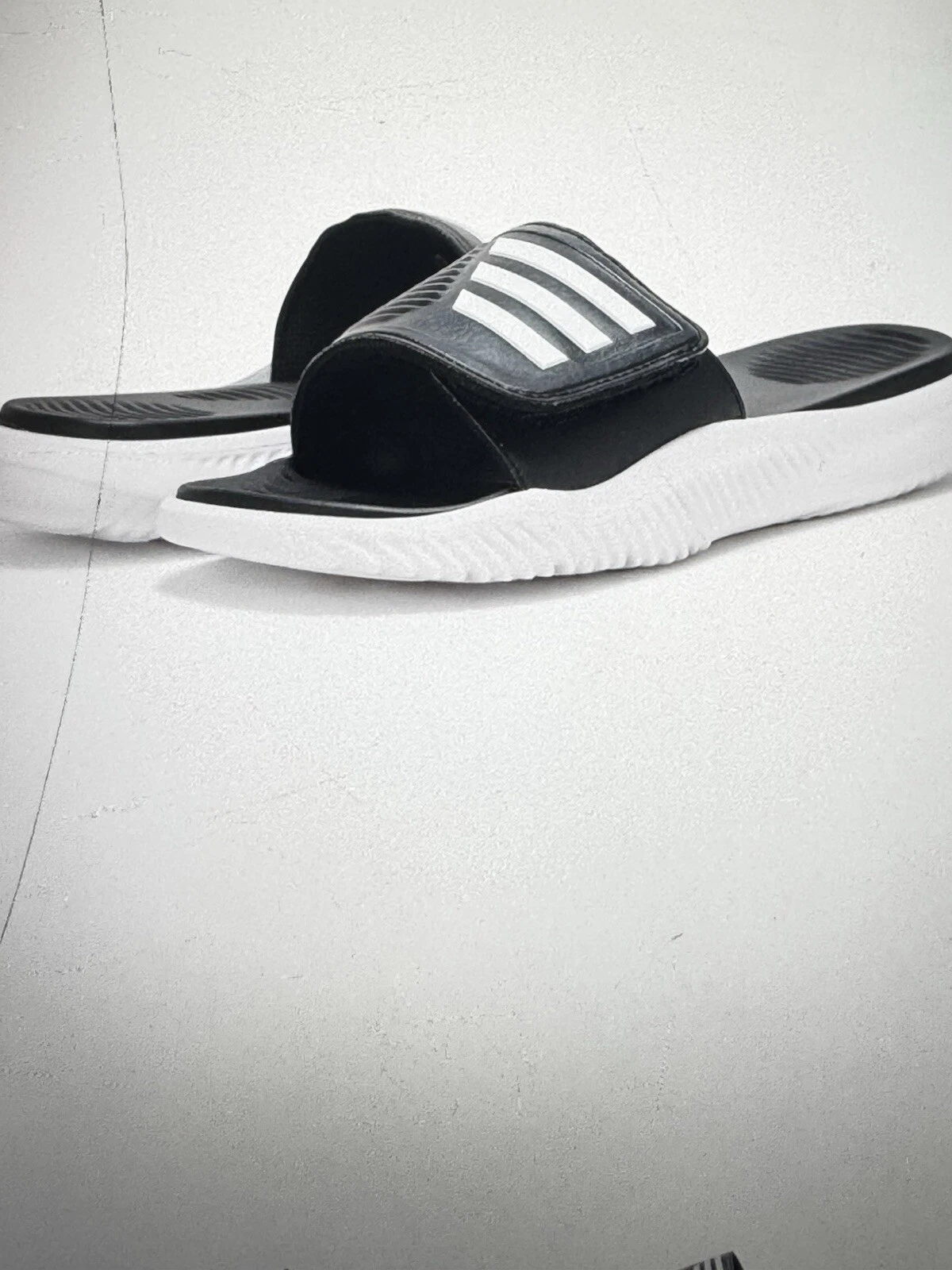 Adidas Alphabounce 2.0 sandali slides nero bianco uomo taglia 9 donna taglia 10