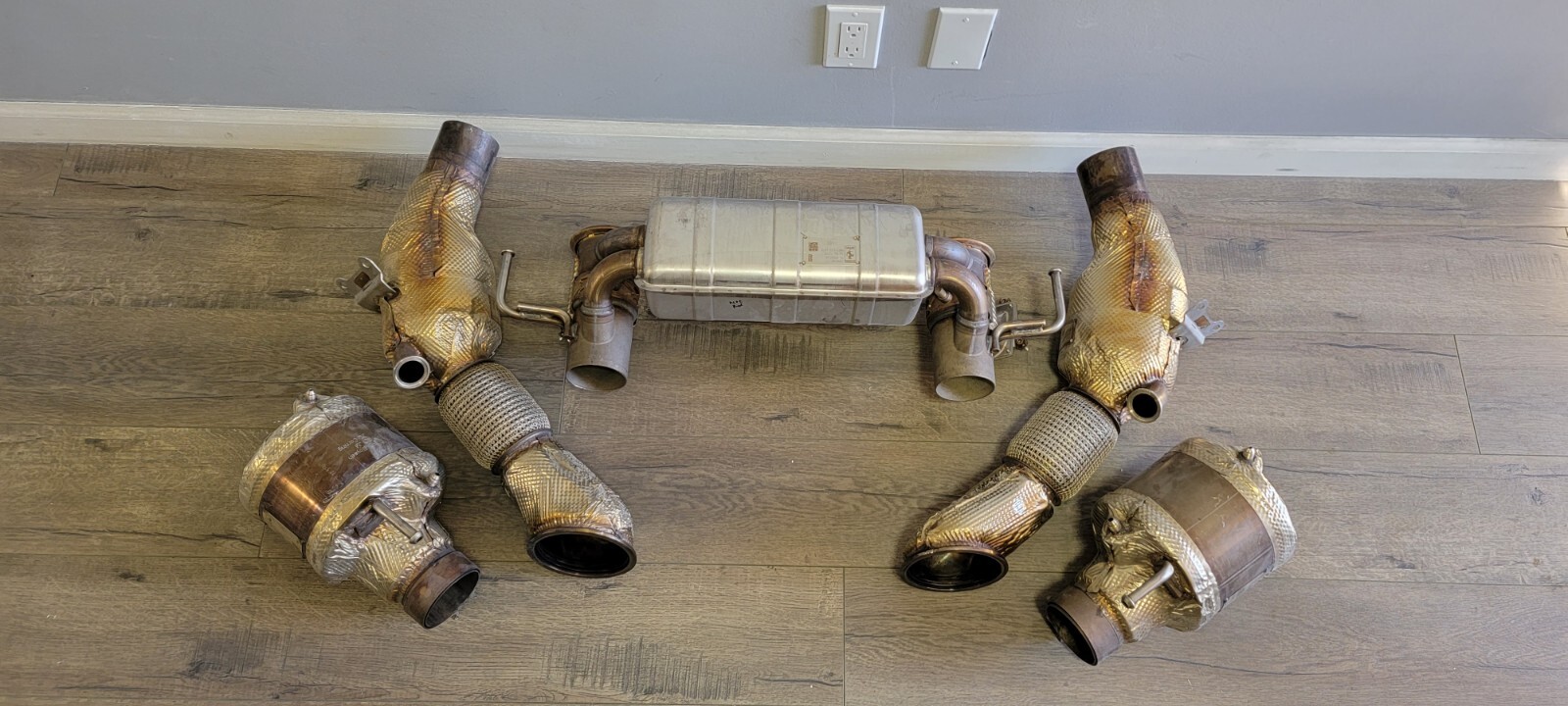 FERRARI SF90 FACTORY EXHAUST MUFFLER SET OEM 