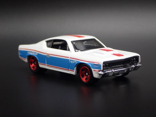 1970 70 AMC REBEL MACHINE GOODYEAR WHITE 1:64 SCALE DIORAMA DIECAST MODEL CAR - Picture 5 of 8