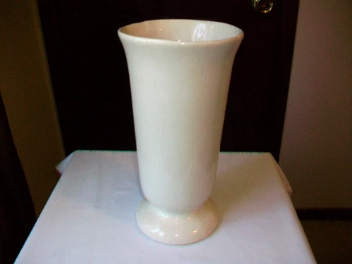 VINTAGE POTTERY HAEGER? MID CENTURY VASE WHITE GLOSSY 10"