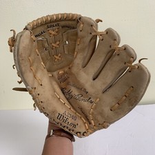 Wilson A2140 Bobby Bonds Baseball Glove Vintage Cabin Bar Den Game Room Decor