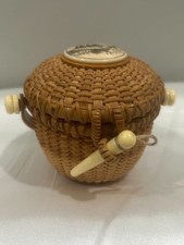 VINTAGE HANCOCK BASKETS NANTUCKET PURSE COVERED BASKET SCRIMSHAW SHIP LID