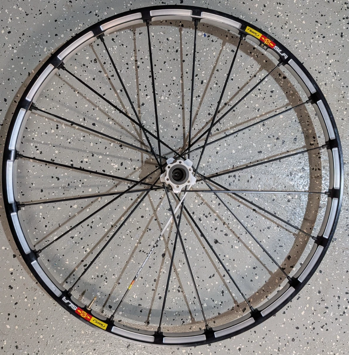 Preços baixos em Bicicleta Cannondale Lefty em Rodas e pares de