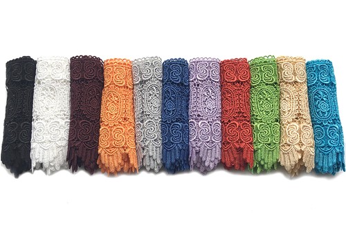Bordure dentelle découpable Kiddo 8,5" champagne rouge vert blanc cassé noir gris par Yard - Photo 1/14