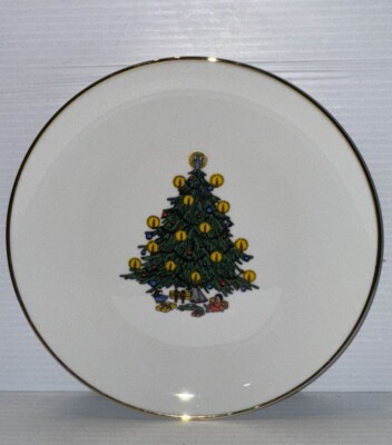 Vintage B. C. Clark Christmas Tree Plates 8 1/2  2007