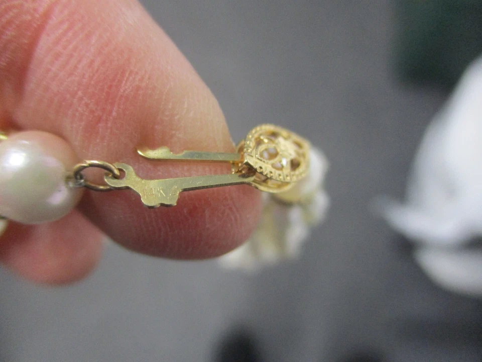 COLLAR VINTAGE DE PERLAS DE AGUA DULCE DE 10 HEBRAS con broche de oro amarillo de 14K 16 1/2" Foto 4 de 4